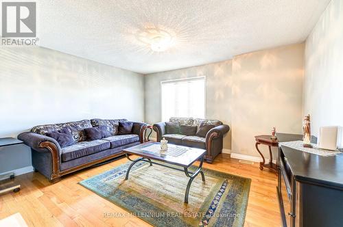 41 Hiberton Crescent, Brampton, ON - Indoor Photo Showing Living Room