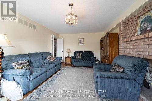 5 Norris Place, Toronto, ON - Indoor Photo Showing Living Room