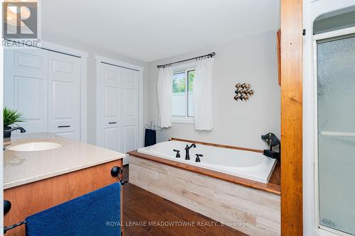 10 Baylor Crescent, Halton Hills, ON - Indoor Photo Showing Bathroom