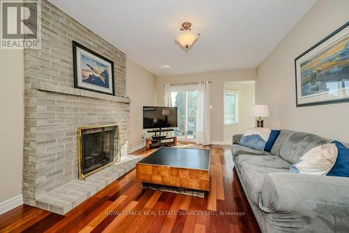 423 Parklane Road, Oakville, ON - Indoor Photo Showing Living Room With Fireplace