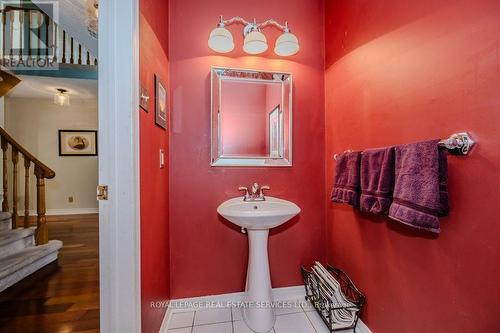 423 Parklane Road, Oakville, ON - Indoor Photo Showing Bathroom