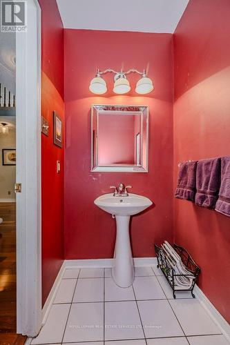 423 Parklane Road, Oakville, ON - Indoor Photo Showing Bathroom