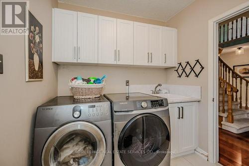 423 Parklane Road, Oakville, ON - Indoor Photo Showing Laundry Room