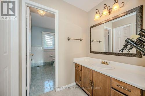 423 Parklane Road, Oakville, ON - Indoor Photo Showing Bathroom