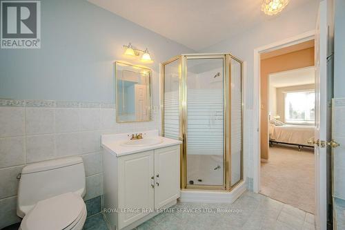 423 Parklane Road, Oakville, ON - Indoor Photo Showing Bathroom