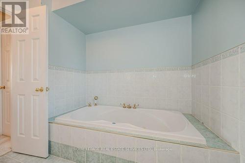 423 Parklane Road, Oakville, ON - Indoor Photo Showing Bathroom