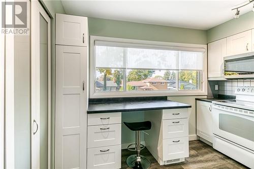 726 Auger Avenue Unit# A7, Sudbury, ON - Indoor Photo Showing Kitchen