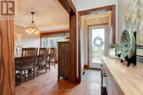 8494 20 Road E, Hamilton, ON - Indoor Photo Showing Dining Room