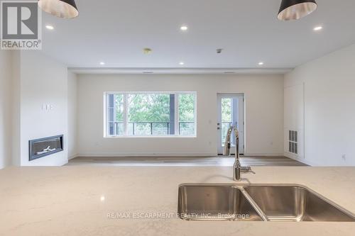 303 - 119 Lincoln Street, Welland, ON - Indoor Photo Showing Kitchen With Double Sink