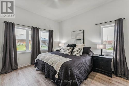 73 Songbird Crescent, Kawartha Lakes, ON - Indoor Photo Showing Bedroom