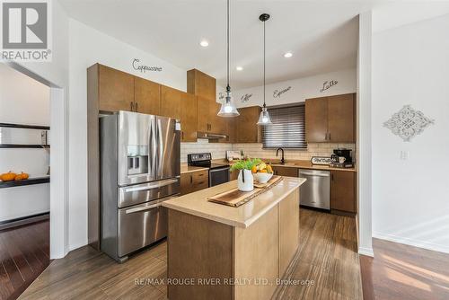 73 Songbird Crescent, Kawartha Lakes, ON - Indoor Photo Showing Kitchen With Upgraded Kitchen