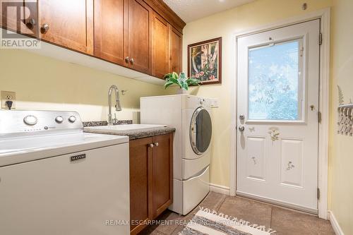 33 Cumminsville Drive, Hamilton, ON - Indoor Photo Showing Laundry Room