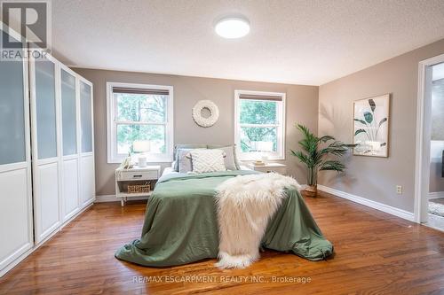 33 Cumminsville Drive, Hamilton, ON - Indoor Photo Showing Bedroom