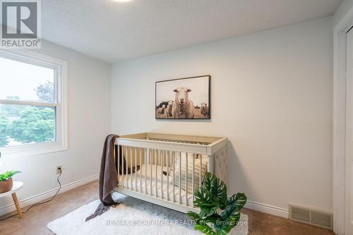 33 Cumminsville Drive, Hamilton, ON - Indoor Photo Showing Bedroom