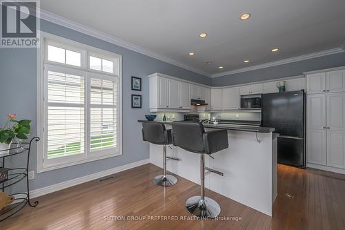 58 - 505 Blue Jay Drive, London, ON - Indoor Photo Showing Kitchen