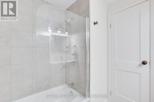 22 - 760 Berkshire Drive, London, ON - Indoor Photo Showing Bathroom