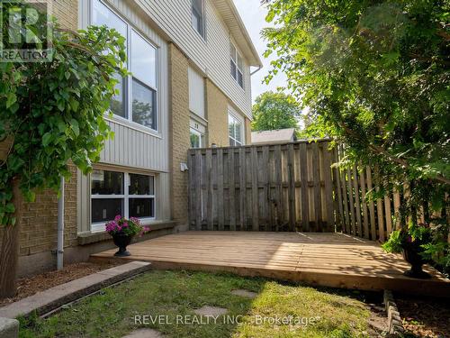 22 - 760 Berkshire Drive, London, ON - Outdoor