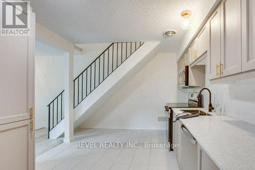 22 - 760 Berkshire Drive, London, ON - Indoor Photo Showing Kitchen