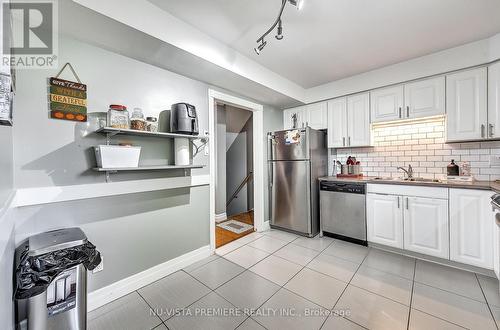 32 - 311 Vesta Road, London, ON - Indoor Photo Showing Kitchen With Double Sink