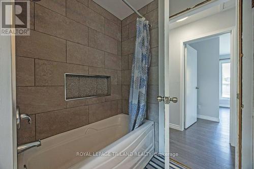 6 Erinlea Drive, St. Thomas, ON - Indoor Photo Showing Bathroom