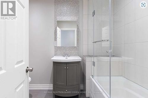 15 Delroy Drive, Toronto, ON - Indoor Photo Showing Bathroom