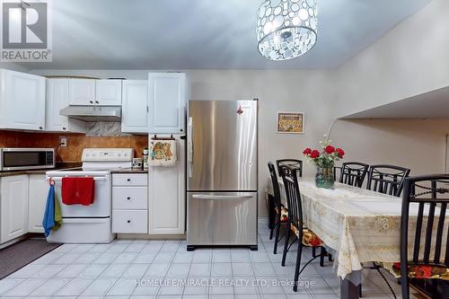 7 - 61 Driftwood Avenue, Toronto, ON - Indoor Photo Showing Kitchen