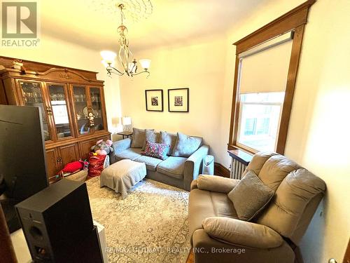 214 Perth Avenue, Toronto, ON - Indoor Photo Showing Living Room