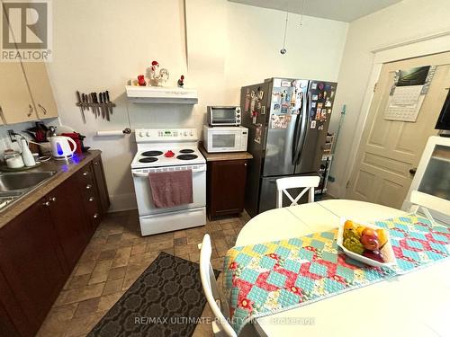 214 Perth Avenue, Toronto, ON - Indoor Photo Showing Kitchen