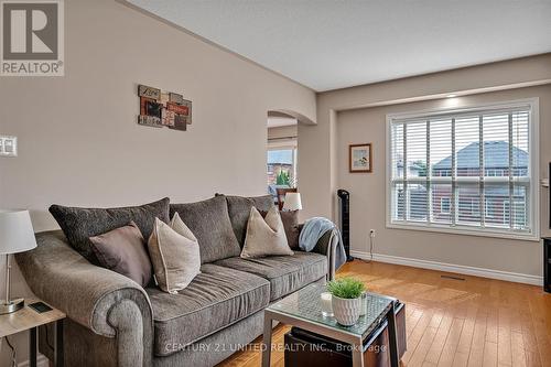 213 Farrier Crescent, Peterborough (Northcrest), ON - Indoor Photo Showing Living Room