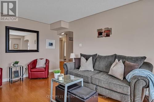 213 Farrier Crescent, Peterborough (Northcrest), ON - Indoor Photo Showing Living Room