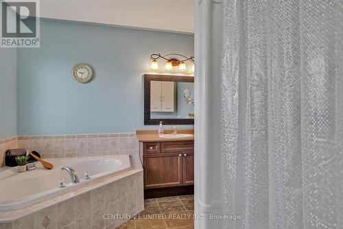 213 Farrier Crescent, Peterborough (Northcrest), ON - Indoor Photo Showing Bathroom