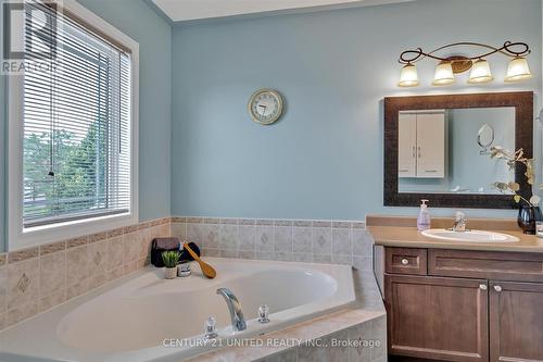 213 Farrier Crescent, Peterborough (Northcrest), ON - Indoor Photo Showing Bathroom