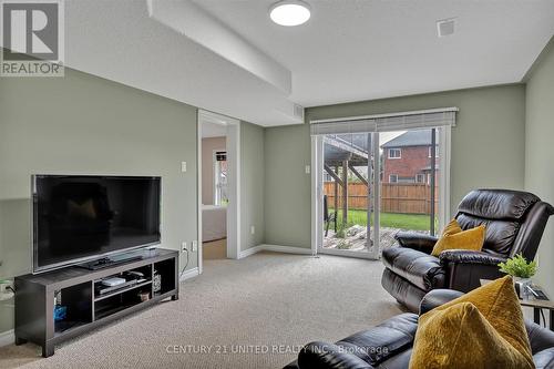 213 Farrier Crescent, Peterborough (Northcrest), ON - Indoor Photo Showing Living Room