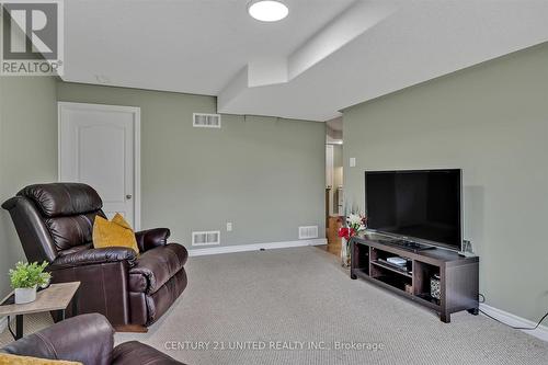 213 Farrier Crescent, Peterborough (Northcrest), ON - Indoor