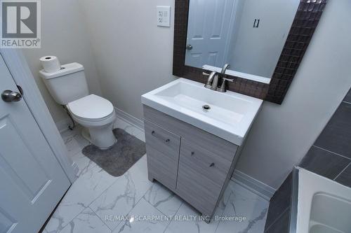 126 Evans Street, Hamilton, ON - Indoor Photo Showing Bathroom