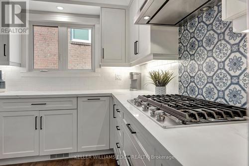 23 Regis Court, Hamilton, ON - Indoor Photo Showing Kitchen