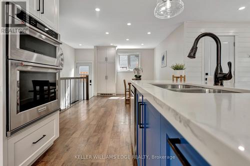 23 Regis Court, Hamilton, ON - Indoor Photo Showing Kitchen With Double Sink With Upgraded Kitchen