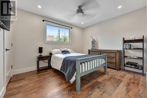 23 Regis Court, Hamilton, ON - Indoor Photo Showing Bedroom