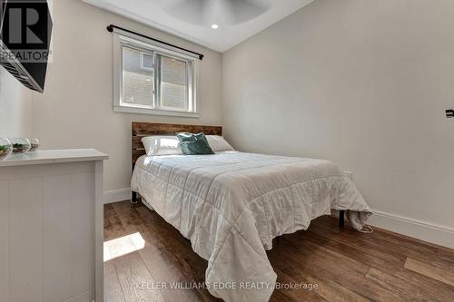 23 Regis Court, Hamilton, ON - Indoor Photo Showing Bedroom