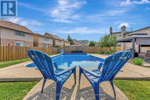 23 Regis Court, Hamilton, ON - Outdoor