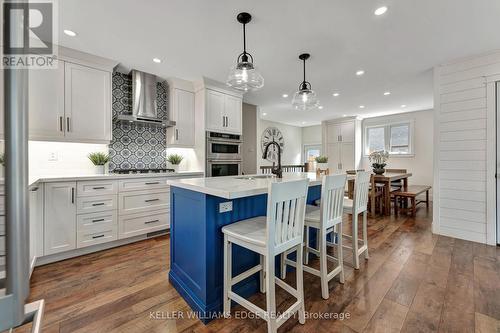 23 Regis Court, Hamilton, ON - Indoor Photo Showing Kitchen With Upgraded Kitchen