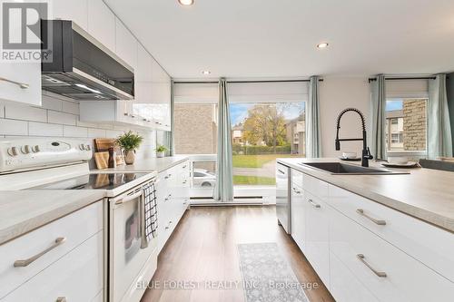 26 Chiddington Gate, London, ON - Indoor Photo Showing Kitchen