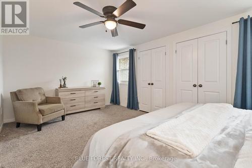 26 Chiddington Gate, London, ON - Indoor Photo Showing Bedroom