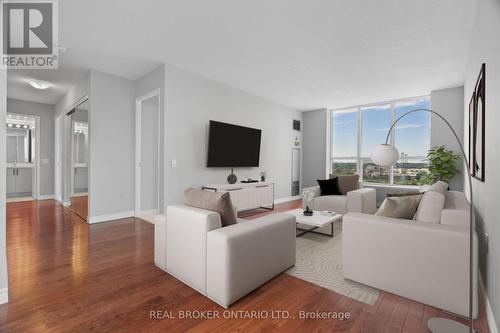 1308 - 21 Overlea Boulevard, Toronto, ON - Indoor Photo Showing Living Room