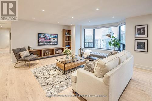 2008 - 175 Cumberland Street, Toronto, ON - Indoor Photo Showing Living Room