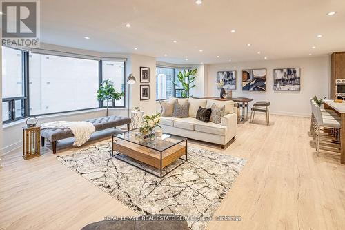 2008 - 175 Cumberland Street, Toronto, ON - Indoor Photo Showing Living Room