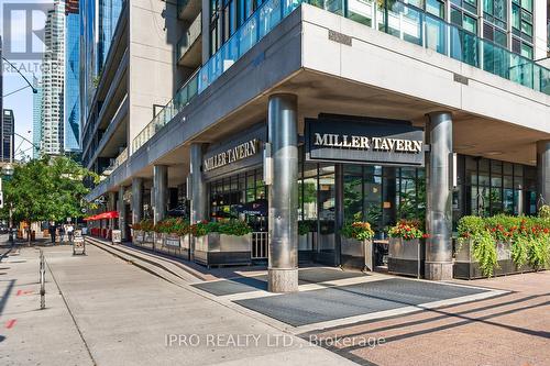 3402 - 16 Harbour Street, Toronto, ON - Outdoor