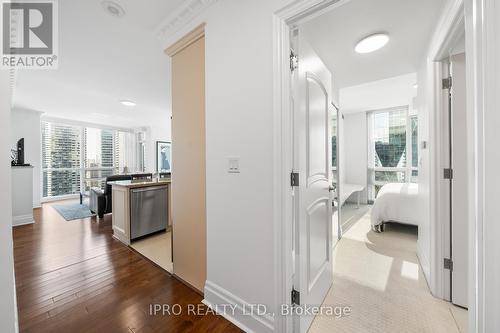 3402 - 16 Harbour Street, Toronto, ON - Indoor