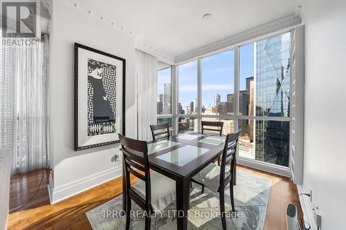 3402 - 16 Harbour Street, Toronto, ON - Indoor Photo Showing Dining Room