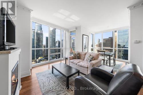 3402 - 16 Harbour Street, Toronto, ON - Indoor Photo Showing Living Room